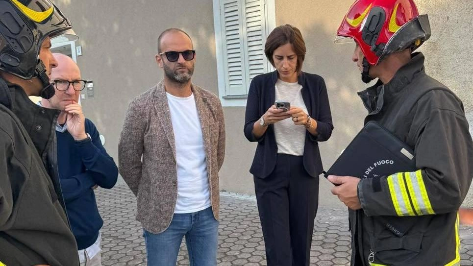 Il sindaco D’Ambrosio e l’assessore Mastromei hanno presidiato la zona dove si è verificata a fuga di gas a Marginone