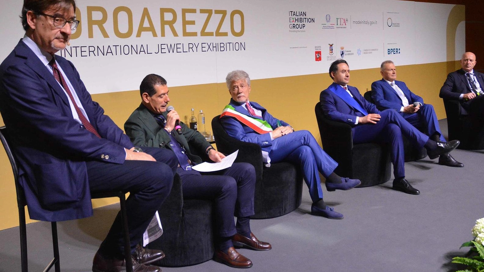 OroArezzo è ripartita di slancio: "Importanti prospettive di crescita". Il tema innovazione e la Première