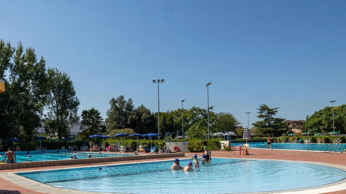 Le piscine esterne chiuderanno il prossimo 8 settembre (Goiorani)