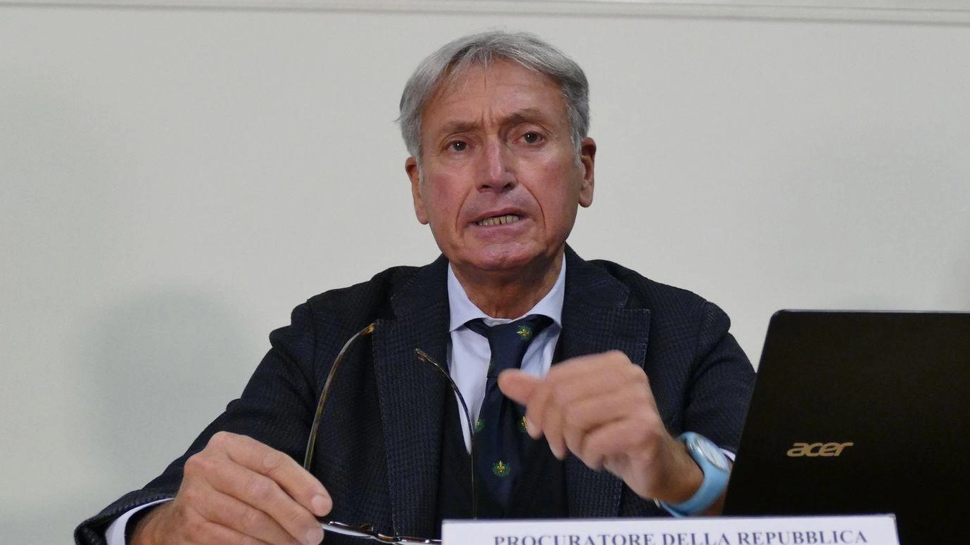 L’ex procuratore di Prato Giuseppe Nicolosi il giorno degli arresti dei professionisti