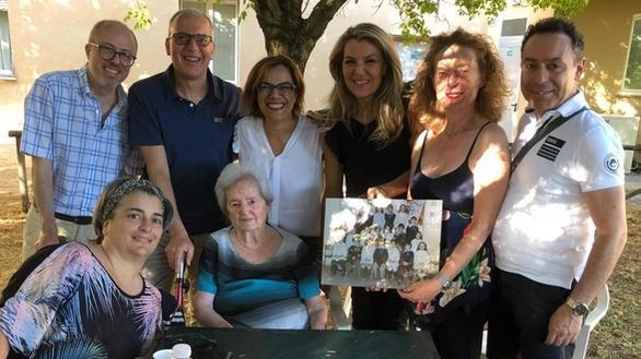 Una piacevole ed emozionante sorpresa ha rallegrato la maestra Norma Castagnini Marzocchi, che ha ricevuto la visita di alcuni suoi...