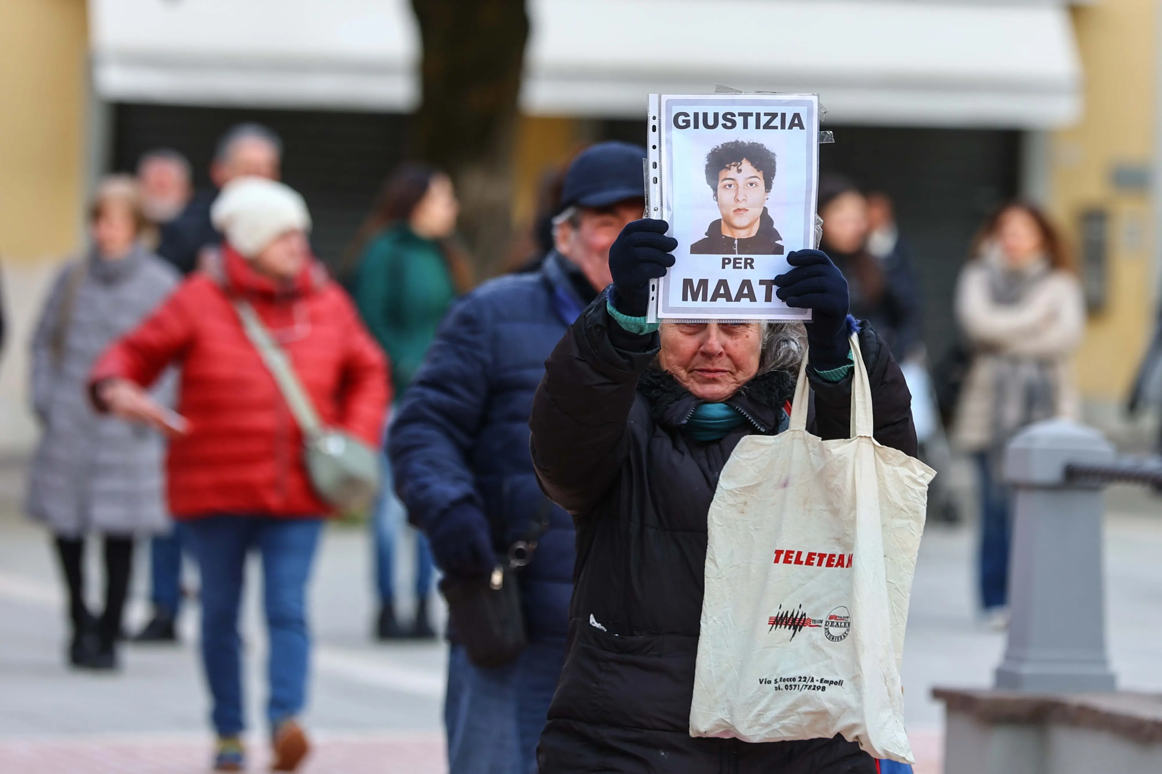 Omicidio di Maati, l’ombra delle bande. Bastoni, coltelli e pistole, così i gruppi si affrontano