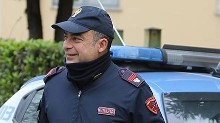 Sono stati arrestati grazie all’intervento di un poliziotto libero dal servizio intervenuto in aiuto di un addetto alla sicurezza...