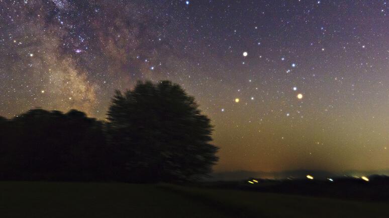 Pianeti visibili a occhio nudo, spettacolo nei cieli della Toscana