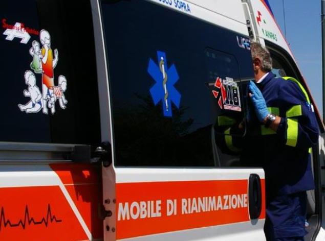 Incidente, grave ciclista investito da un camion: interviene Pegaso, codice rosso