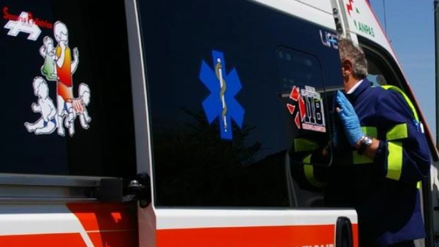 Intervento del 118 a Prato per un ciclista gravemente ferito in viale dell'Unione Europea