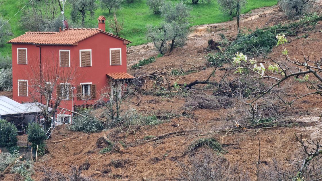 Come mitigare l’emergenza frane: “Siamo più esposti ai dissesti. Servono presidi e manutenzione”