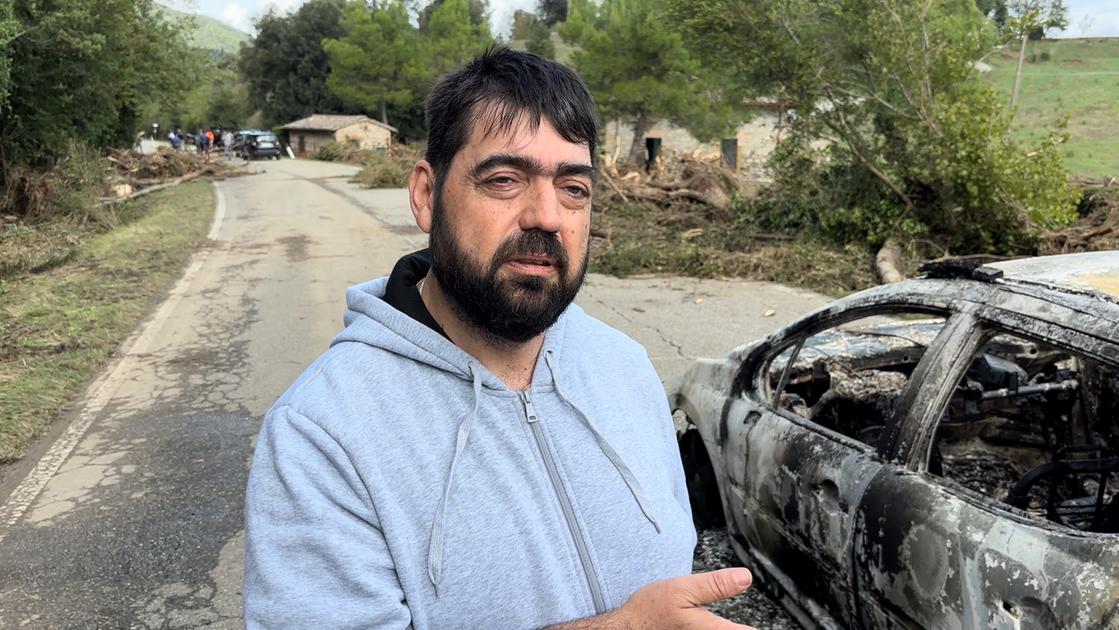 Miracolato dall’auto andata a fuoco: “Ho accostato, sono sceso e l’acqua portava via tutto”