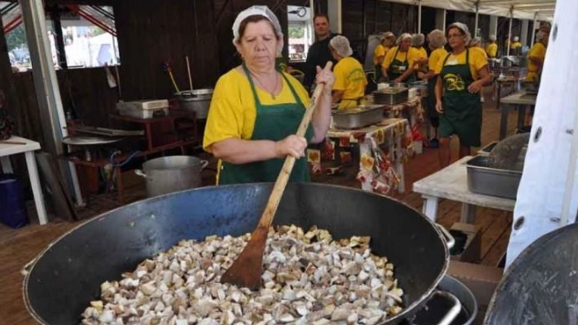 Una sagra: in Toscana sono tante le feste di paese in autunno