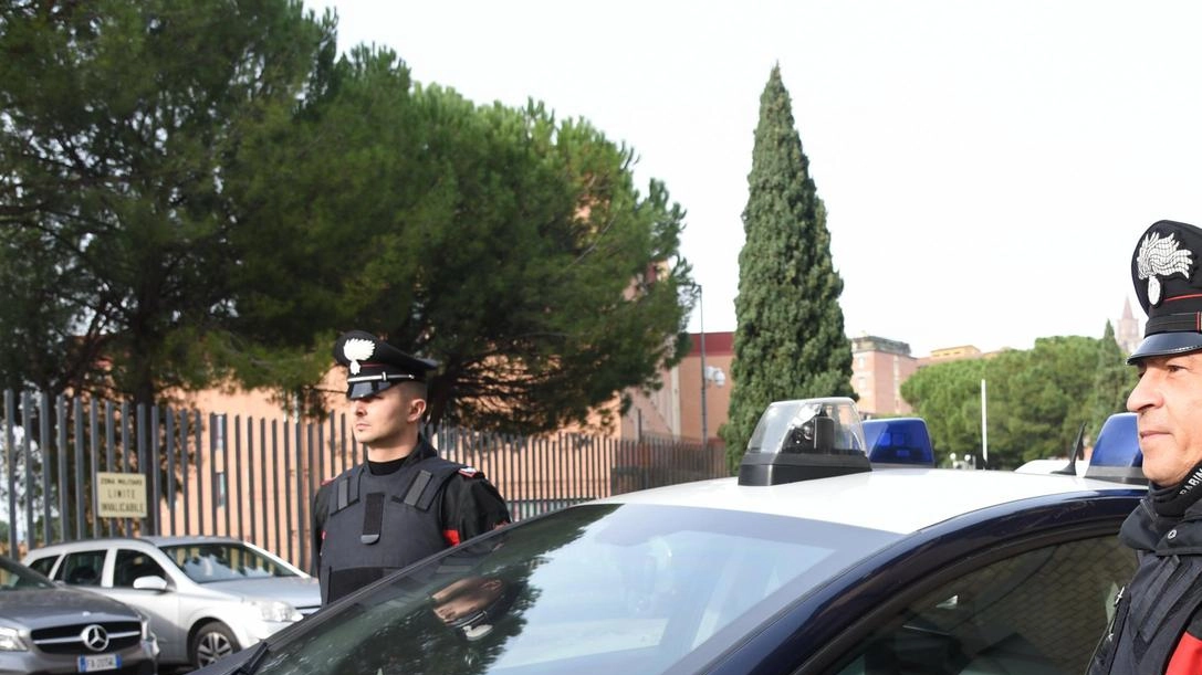 A Perugia, carabinieri arrestano ragazzo di 20 anni per detenzione di cocaina nascosta in tubetto per vitamine, trovata nella vegetazione di Mugnano. Recuperati anche denaro e telefono cellulare.