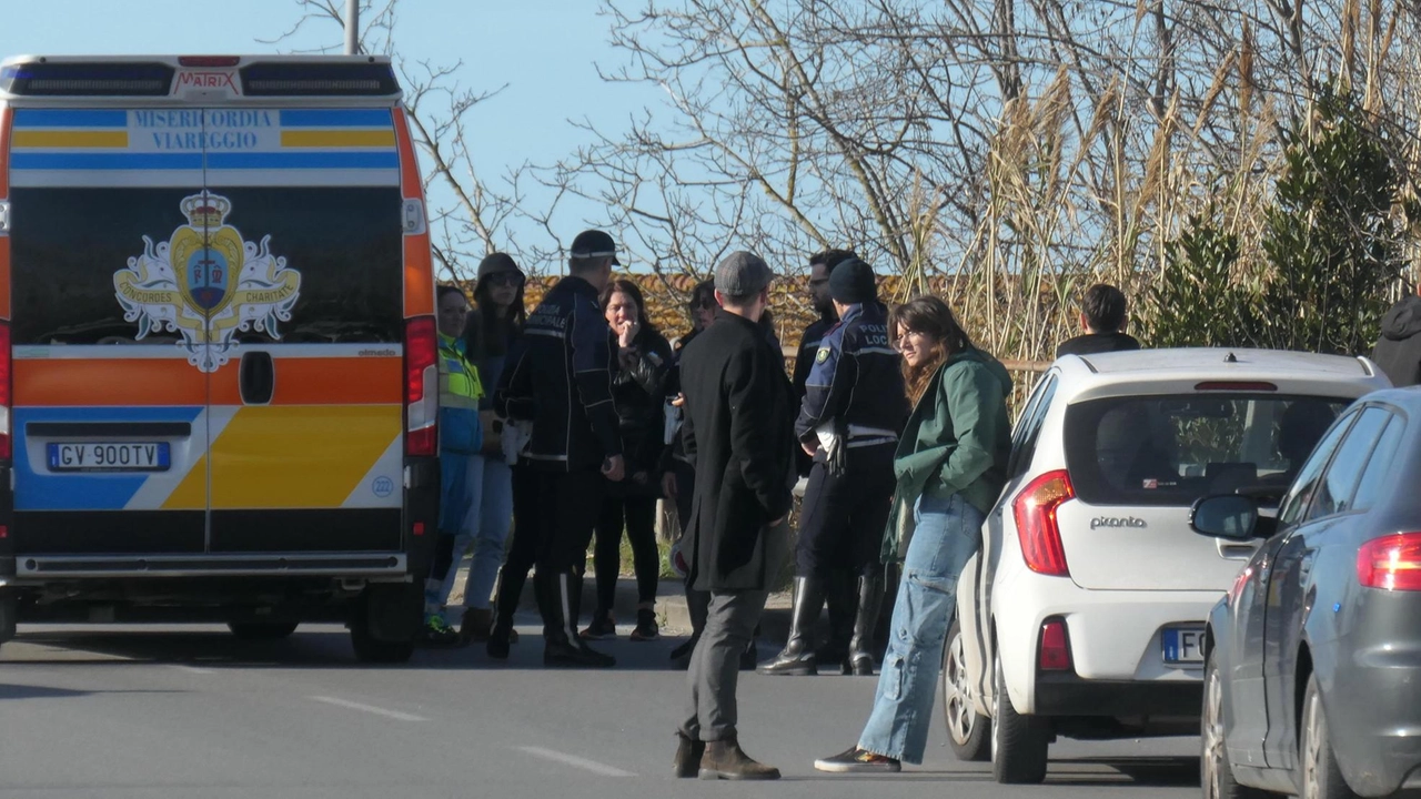 La macchina dei soccorsi si è subito mobilitata per cercare di salvare la vita a Federico, volato giù dal cavalcavia Barsacchi dopo l’impatto con un’auto