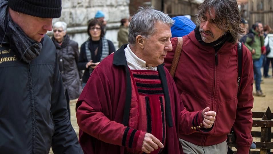 Un momento delle riprese de ’I Medici’ sul set di Montepulciano, tra orgoglio per la scelta dell’ambientazione. e perplessità per le modifiche in produzione