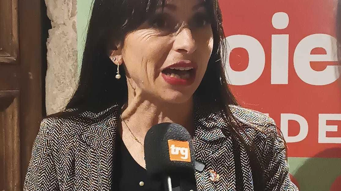 Stefania Proietti, candidata del centrosinistra per la presidenza della Regione, durante l’incontro di ieri a Gubbio