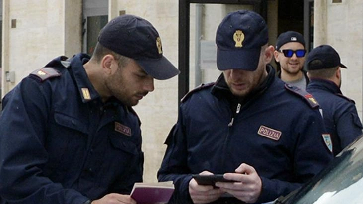 Marito violento scatta l’arresto per un giovane