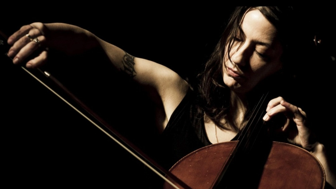 Firenze, in concerto la violoncellista di fama mondiale Julia Kent