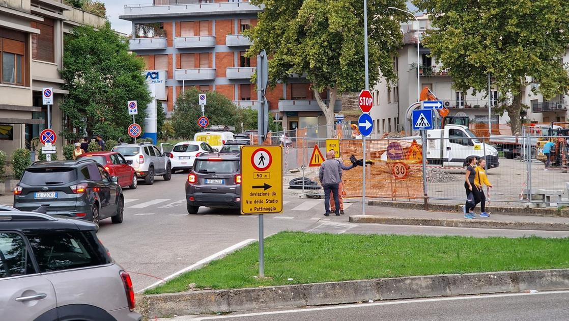 cosa cambia e cosa resta. Nuova rotatoria al “Melani”. Via D’Acquisto, piano saltato #adessonews