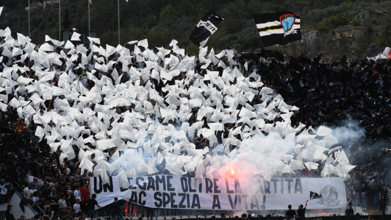 La passione della Curva Ferrovia pronta a sostenere l'undici ligure