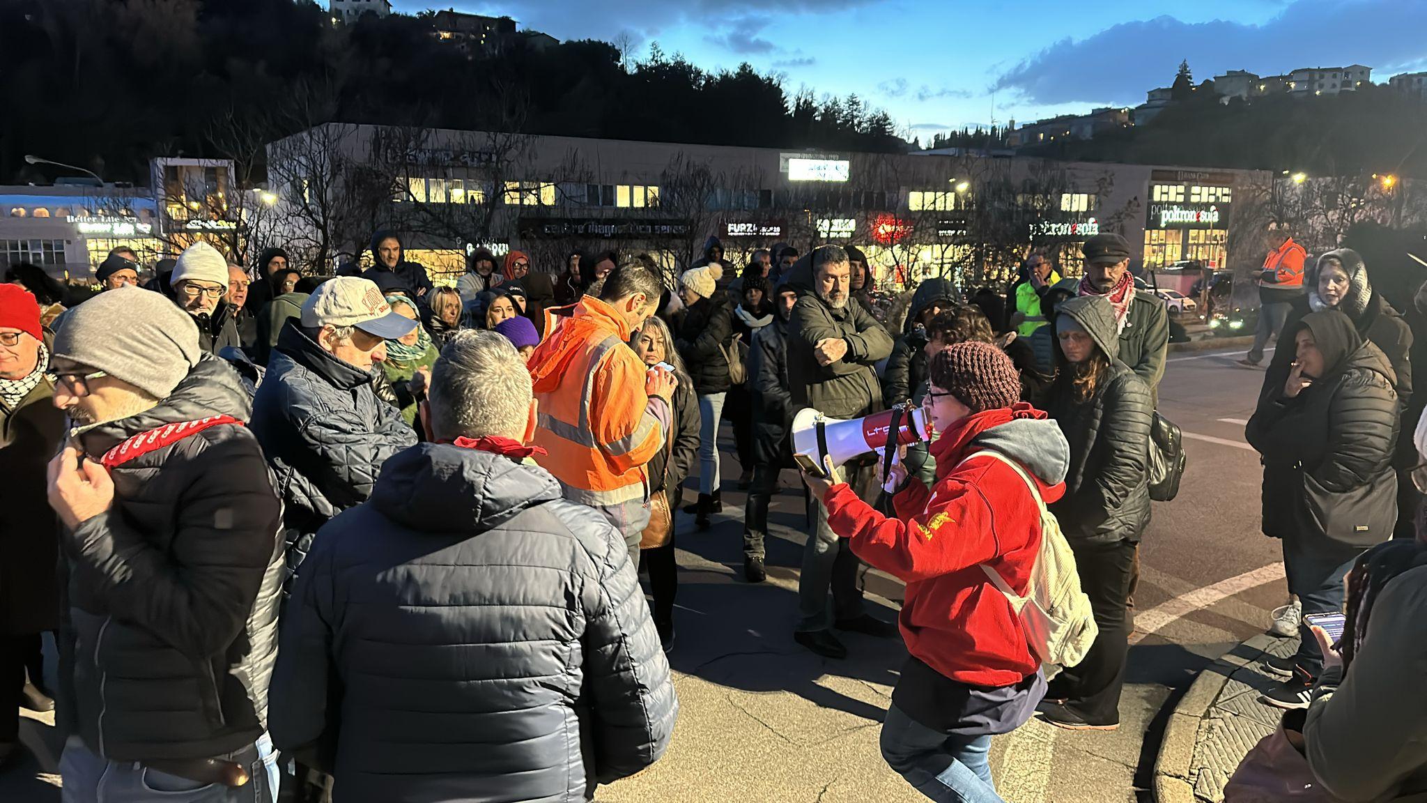 Beko Siena L’azienda Vuole Chiudere La Rabbia Dei 299 Lavoratori ...