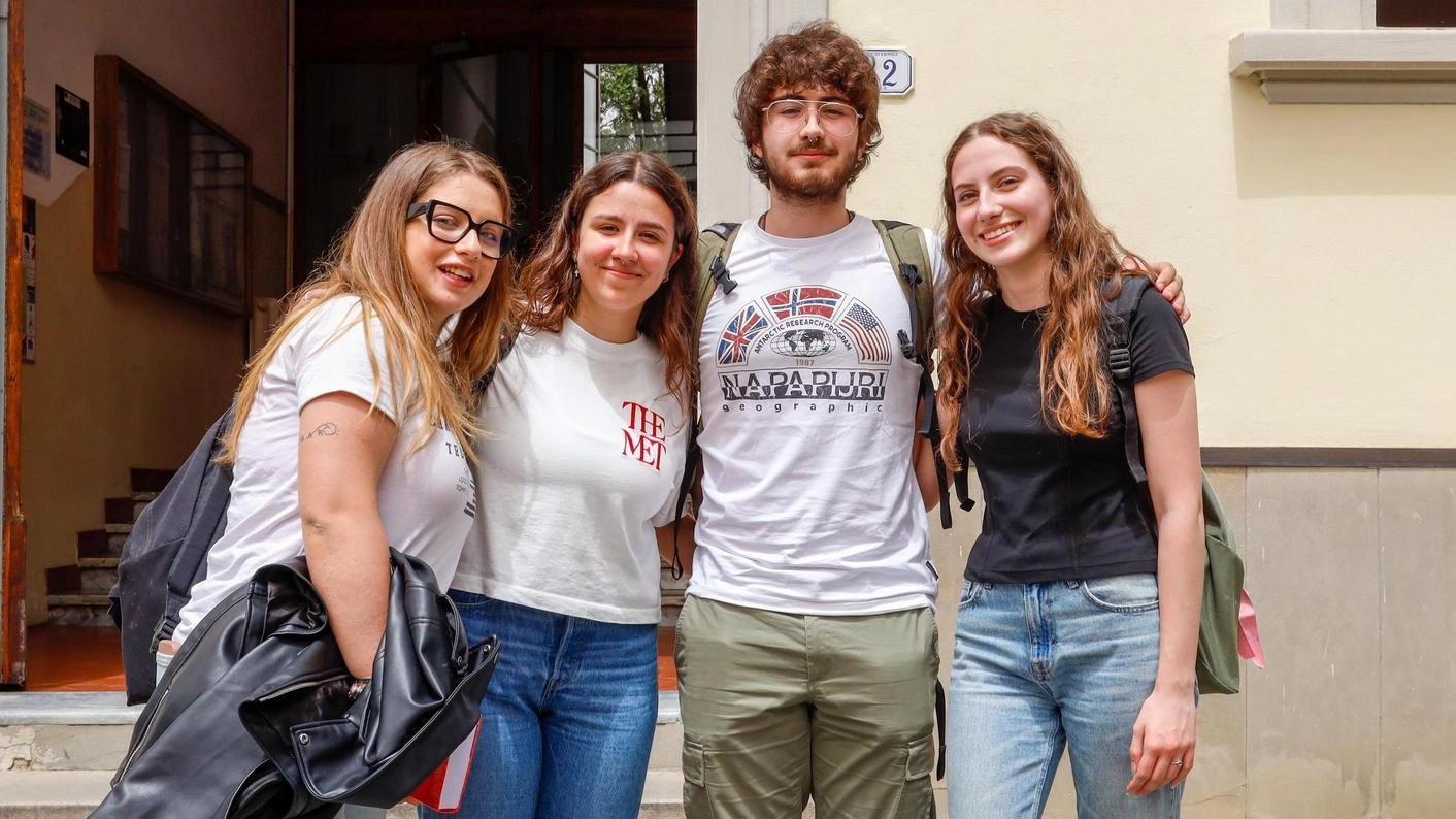 Tensione e gambe che tremano. Ma la prima prova è andata. Gli studenti: "Nessun tranello"