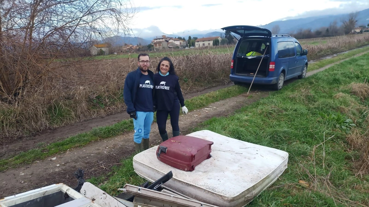 Irene Dell’Amico: "Ci vorrebbero multe salate e miriadi di telecamere per fermare l’inciviltà. Ringraziamo i volontari, con loro si fa la differenza". L’appello a unirsi alle prossime campagne per tutelare l’ambiente.