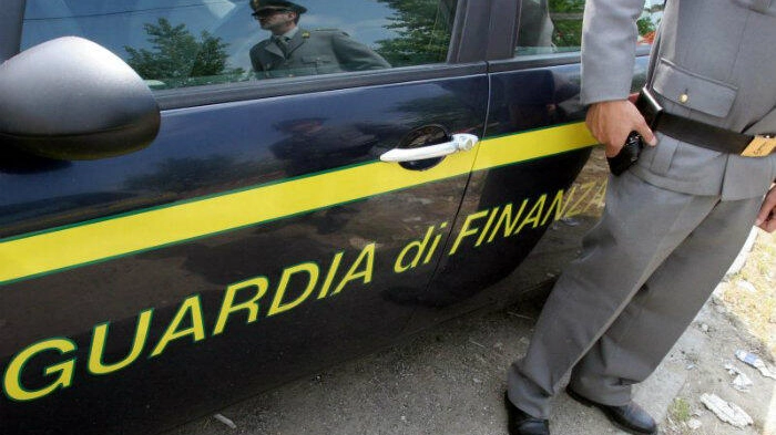 Guardia di Finanza in una foto di repertorio. Da una serie di controlli incrociati è stato scoperto che una nomade percepiva indebitamente il reddito di cittadinanza