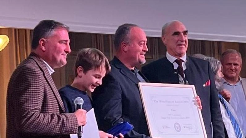 L’idea di Heydi Bonanini ha conquistato il titolo di vino di platino. Le bottiglie vengono immerse sul fondale alla profondità di 52 metri. "Il sogno è realizzare un cantina nelle acque davanti alle Cinque Terre".