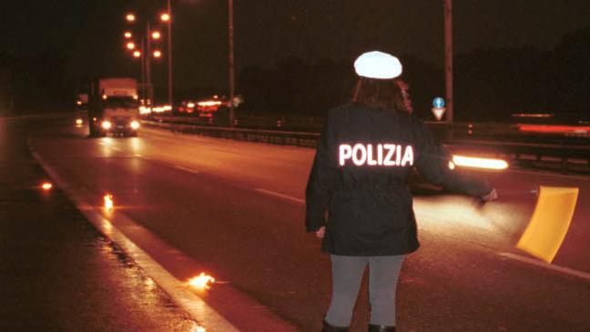 Incendio in autostrada: sette chilometri di coda tra il bivio A1 per la Direttissima e Sasso Marconi