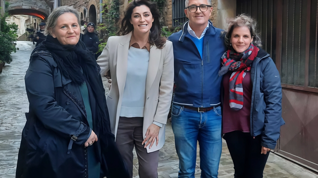 La conduttrice di Linea Verde. Elisa Isoardi,. il sindaco Francesco Guarguaglini Roberta Cecco assessore alla cultura e Alessandra Bettini dell’ufficio turismo