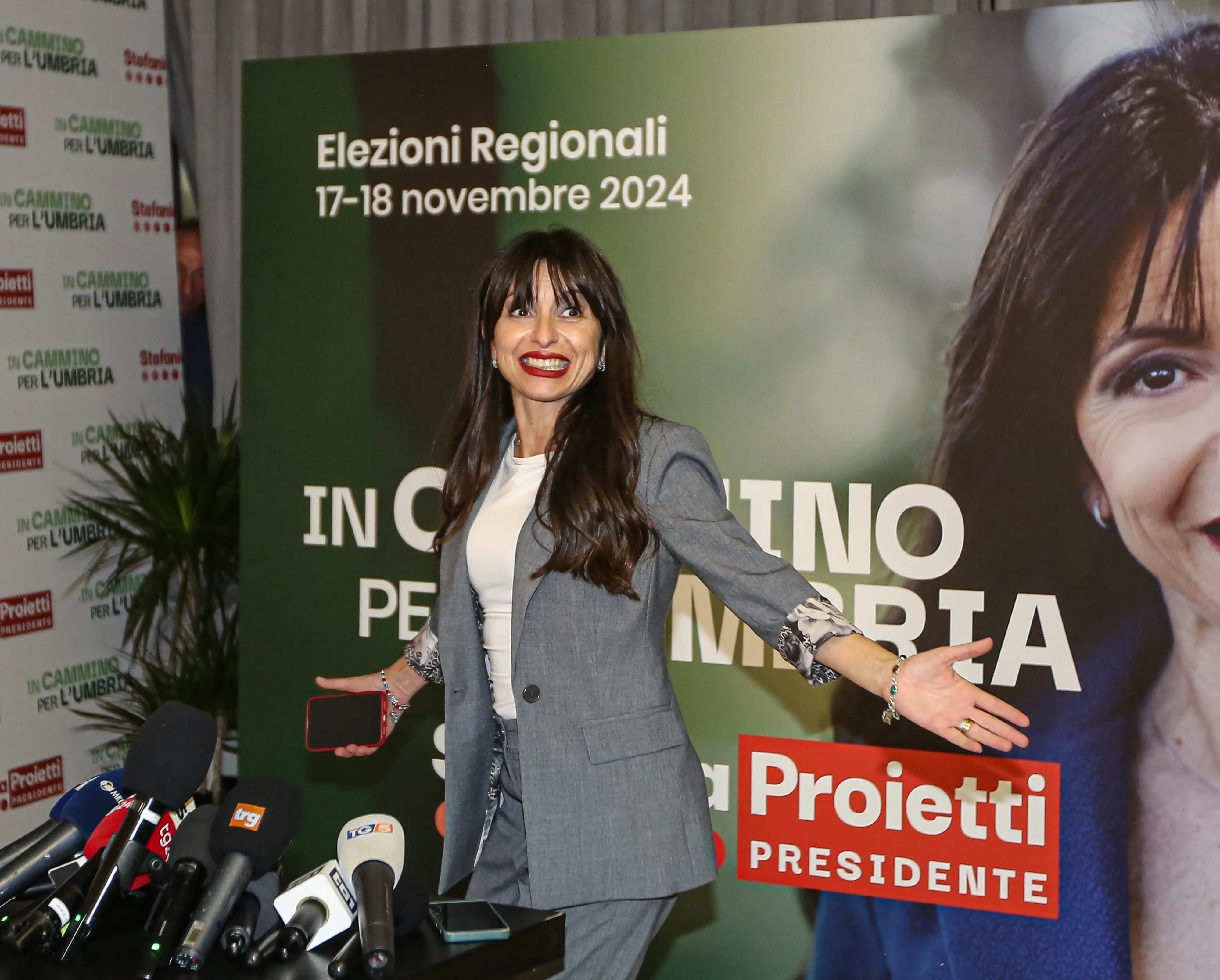 Stefania Proietti, nuova governatrice della regione Umbria: “Azzerare le liste d’attesa, la sanità è prioritaria”