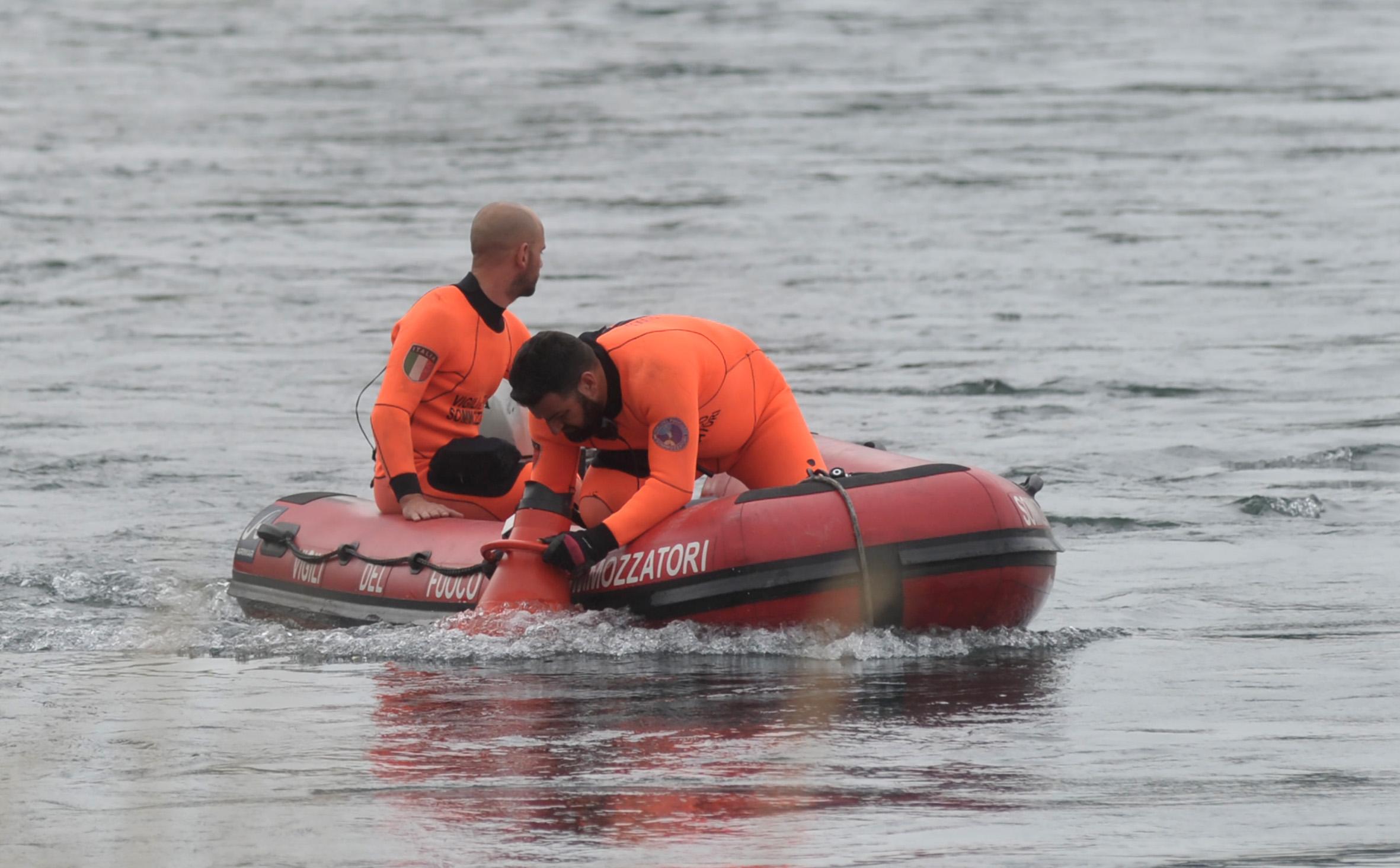 Forte scirocco, si cercano due surfisti avvistati in mare