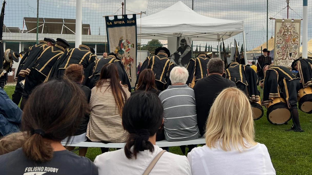 Grande emozione a Nocera Umbra per la cerimonia dell'Anpi '17 aprile' dedicata alla memoria della Resistenza. Racconti, canzoni e collaborazione con la compagnia teatrale locale.