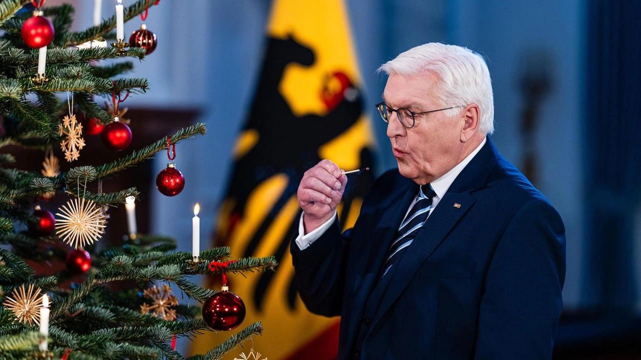 Il presidente tedesco Frank-Walter Steinmeier ha sciolto il Parlamento, fissando le elezioni al 23 febbraio. ...