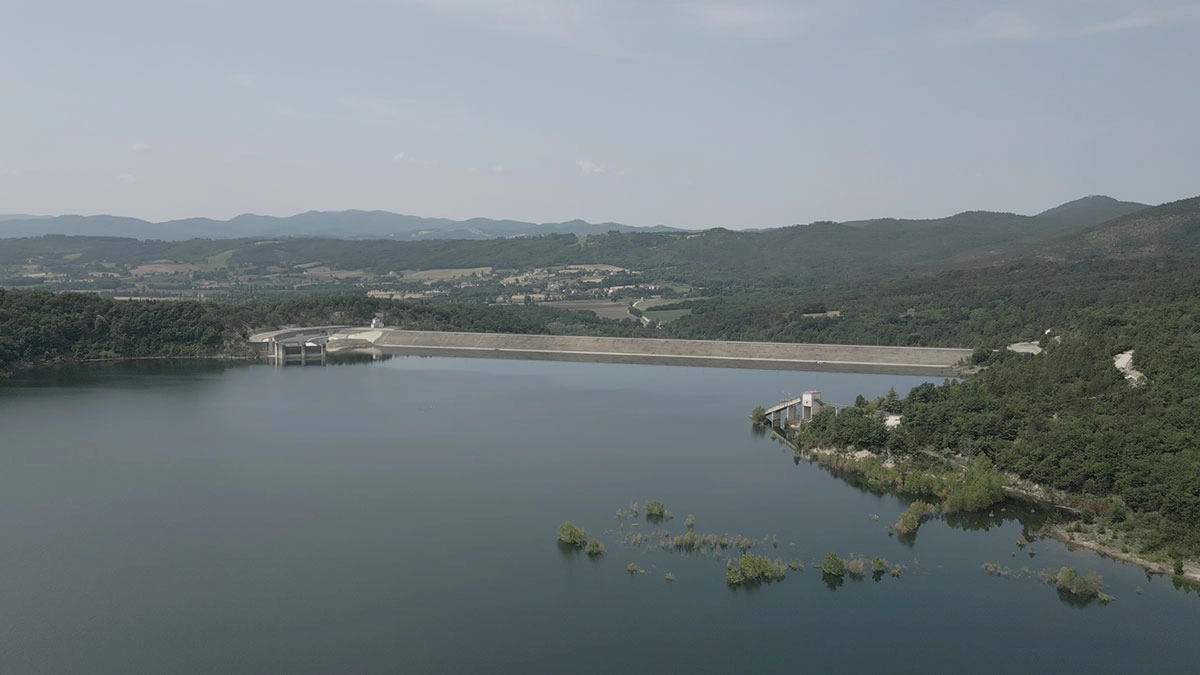 Il lago di Montedoglio dove si è gettato l'uomo