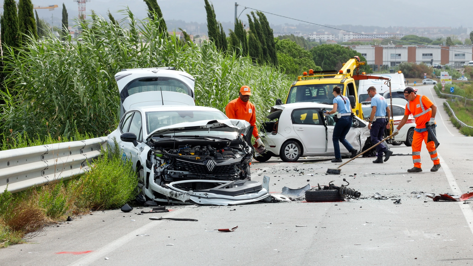 Incidente in via Perfetti Ricasoli a Sesto Fiorentino, 5 auto coinvolte nello scontro (Fotocronache Germogli)