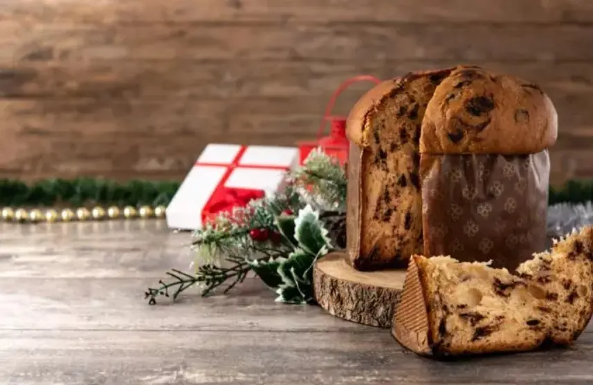 Natale, torna la sfida tra panettone e pandoro: cosa preferiscono i fiorentini?