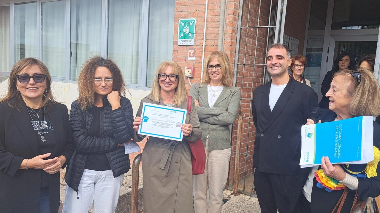 L’elementare di Montegrillo premiata dall’Unicef. La preside Volpi: "Importante la collaborazione con le famiglie e con l’associazione di quartiere" .