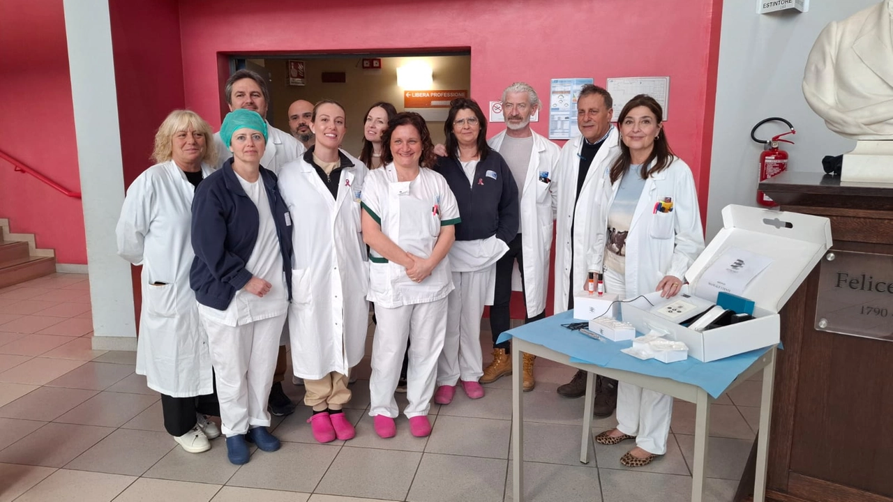 La presentazione del dermografo in dotazione all’ospedale Lotti