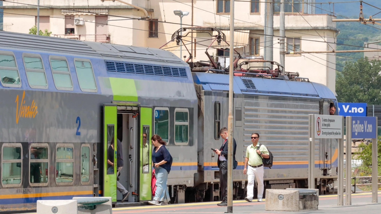 L’intervento di manutenzione al ponte di Rignano bloccherà il tratto tra Pontassieve e Figline . Si teme il caos per pendolari e turisti. L’assessore ai trasporti Meli: "Lavori d’impatto ma necessari". .