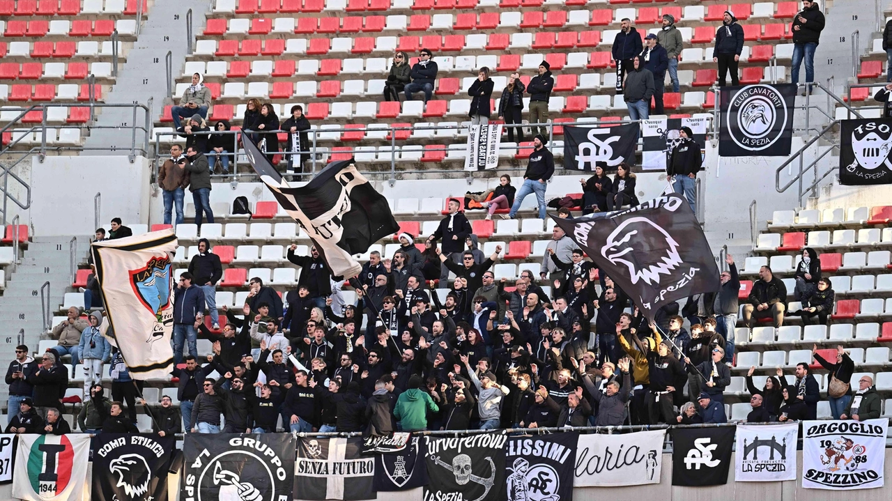 Fra i tifosi c’è amarezza per la sconfitta al San Nicola ma grande fiducia nel futuro "Squadra stanca e scarica, si è sentita l’assenza di Hristov. Però non è finita qui".