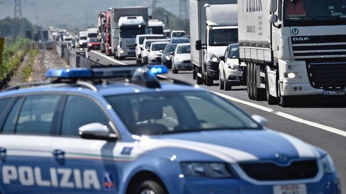 Polizia stradale in autostrada (foto repertorio Ansa)