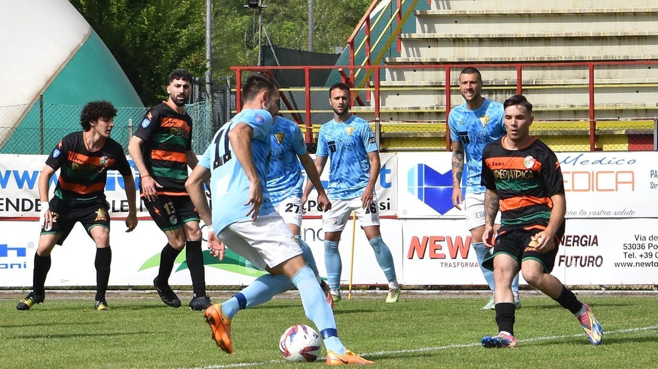 Il Cenaia vince in casa contro il Ponsacco. (nella foto il Cenaia in maglia verdearancio)