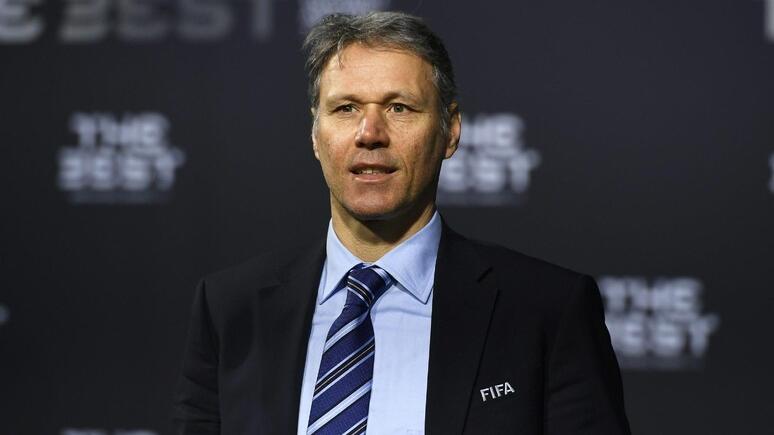 Marco Van Basten a Pisa. L’ex centravanti del Milan operato alla caviglia