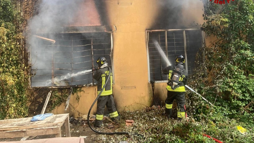 L'intervento dei vigili del fuoco (foto Vigili del Fuoco)