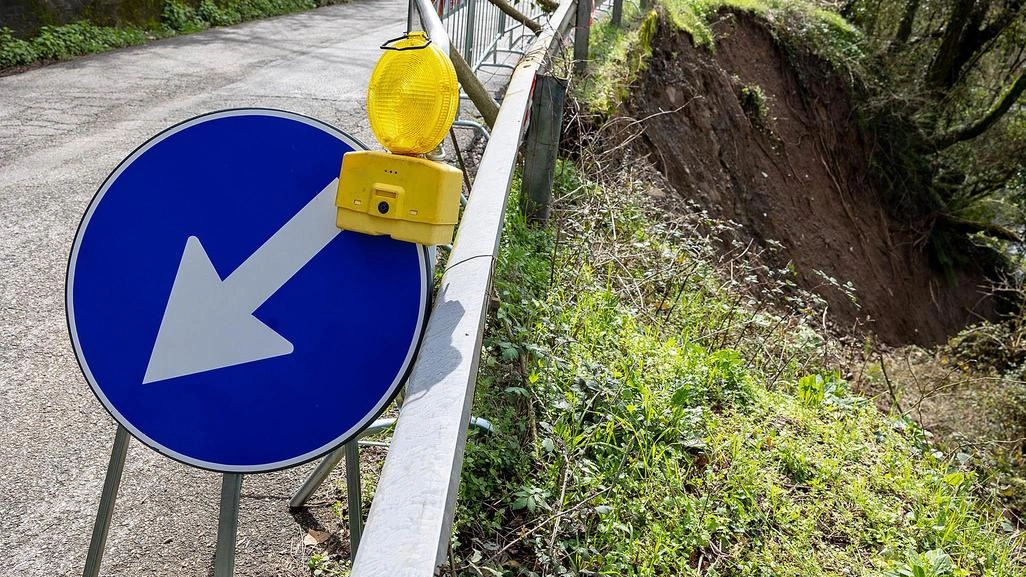 La strada provinciale 32 Nievole-Avaglio chiusa dall’ottobre 2023 per una frana