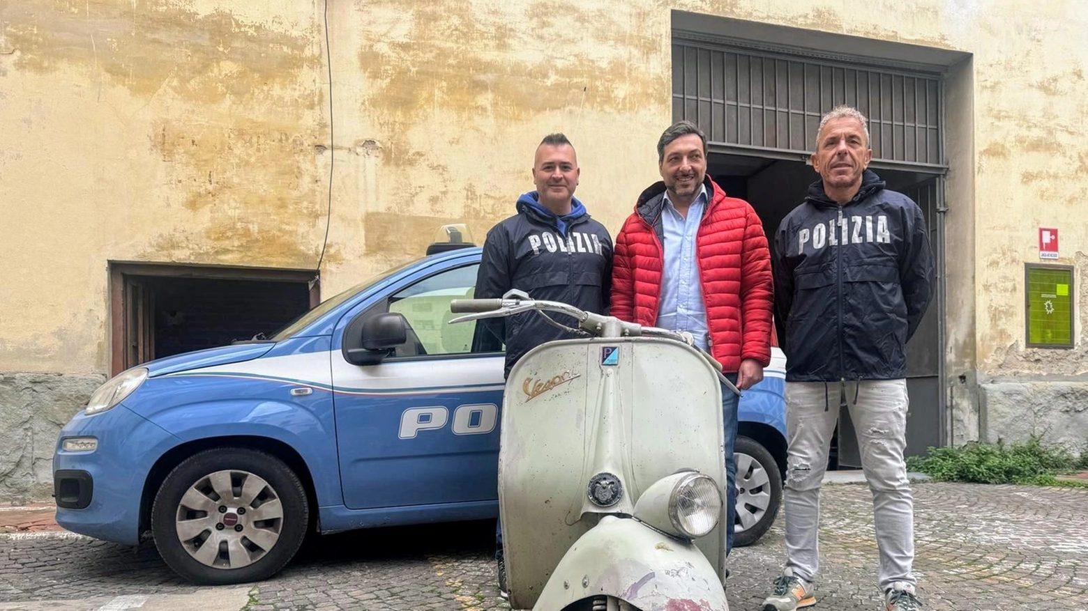 Ritrovata la Vespa anni ’50 rubata dopo la spaccata: "Il mio grazie ai poliziotti"