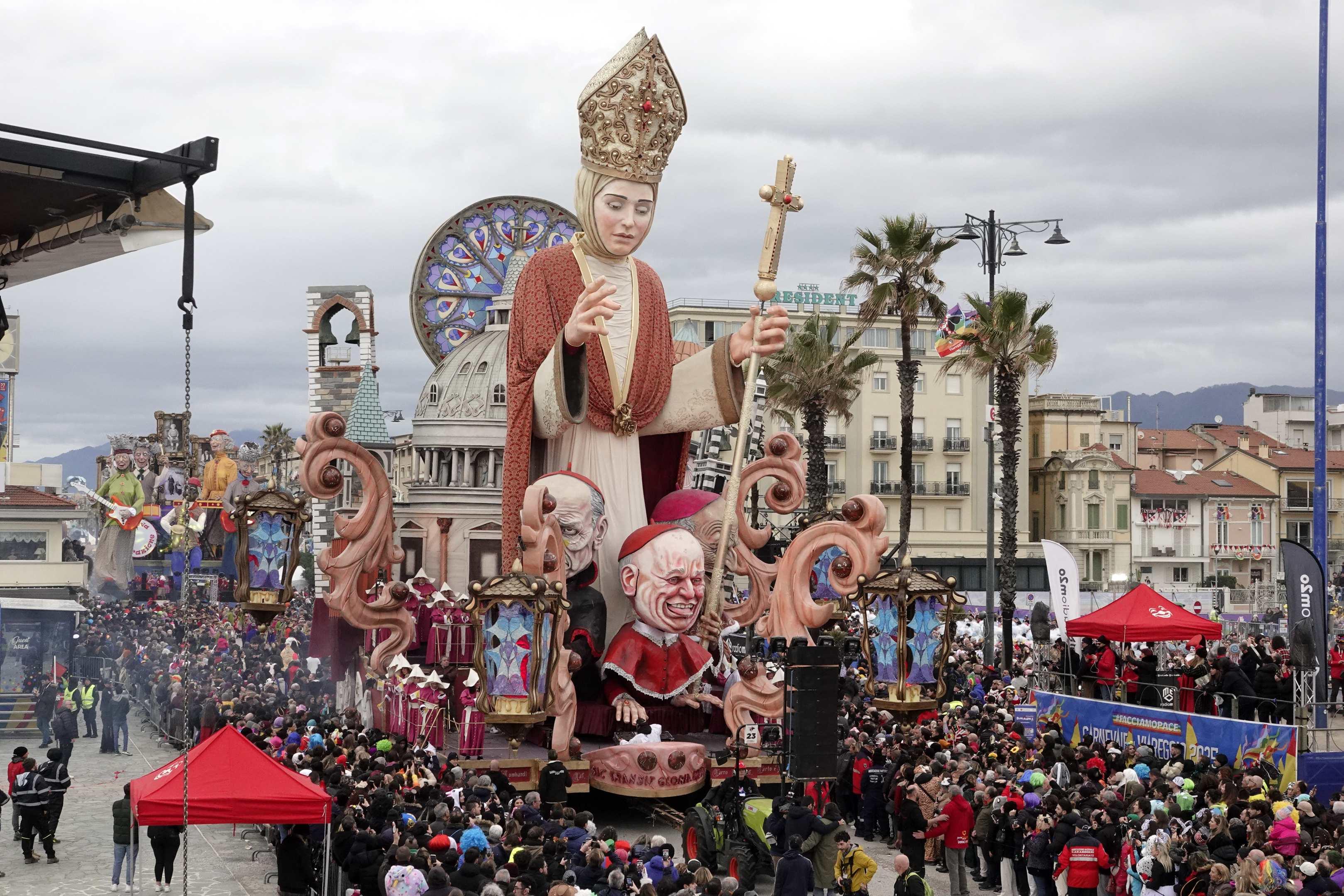 Carnevale di Viareggio, vince la papessa di Carlo e Lorenzo Lombardi