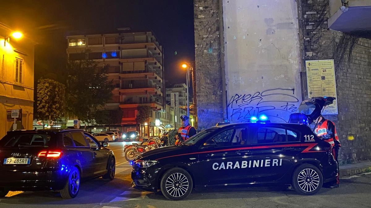 Controlli notturni dei carabinieri. Attenzione sul centro della città