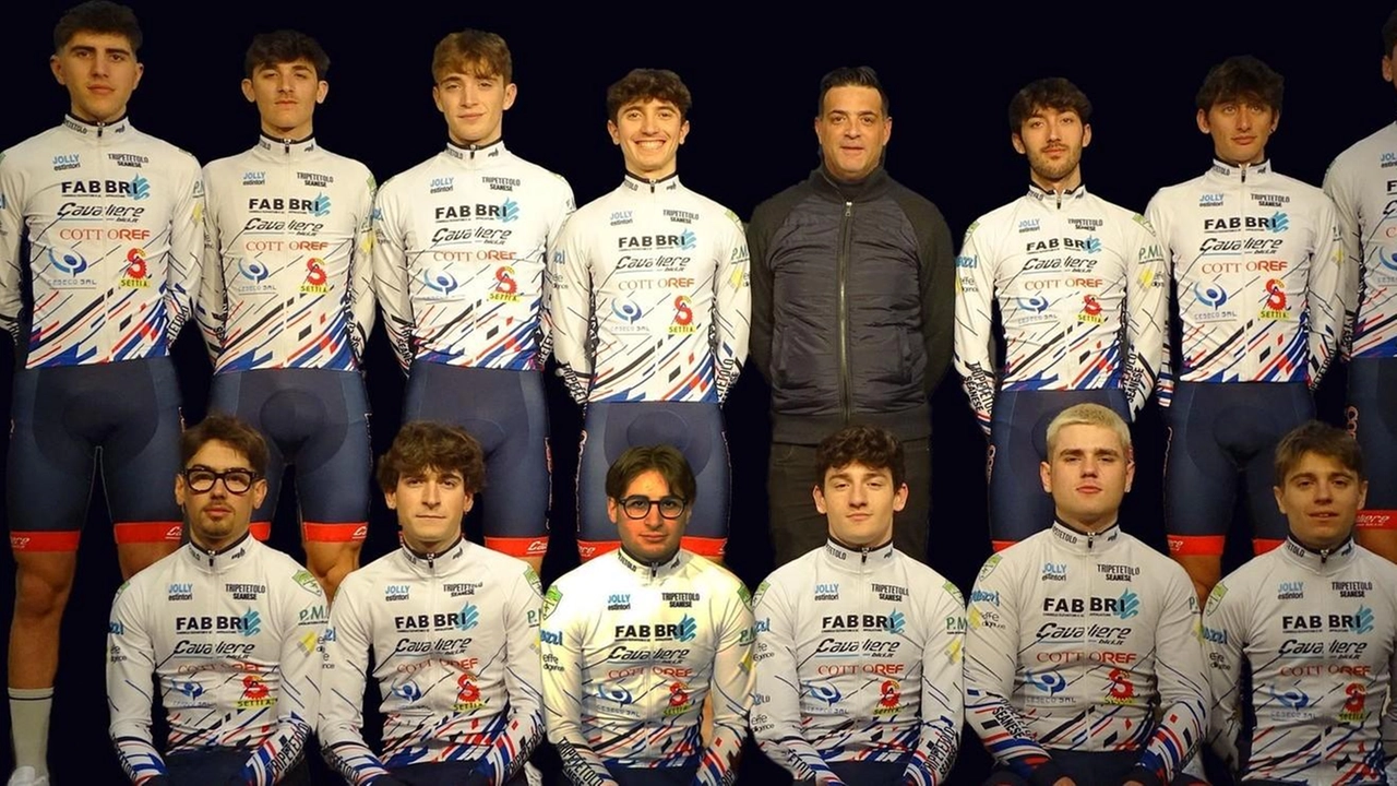 Èlite Under 23 al via. Quindici ciclisti. Si parte con la ’Firenze-Empoli’