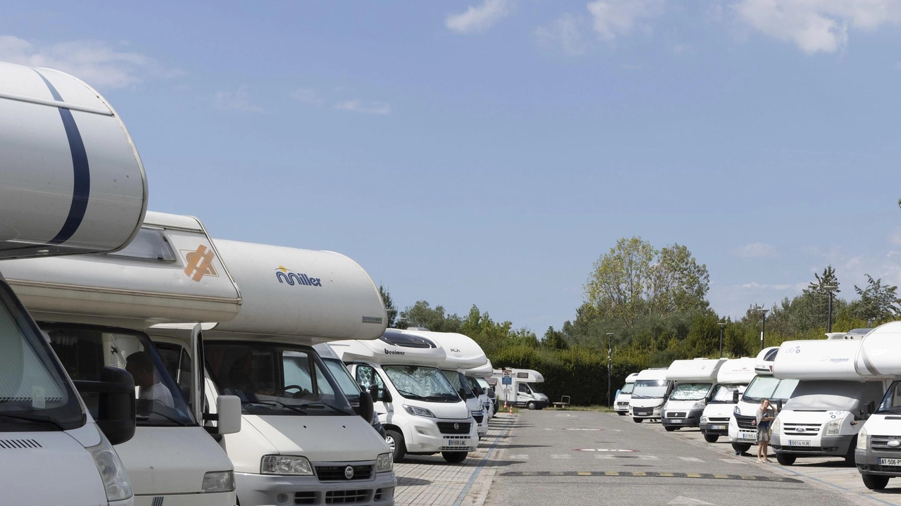 Il Comune di Siena approva l’idea di realizzare un’area camper al parcheggio scambiatore dei Tufi, all’incrocio con strada Massetana Romana (foto d’archivio)