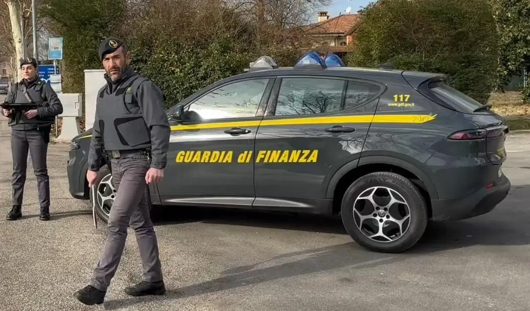 Argento, scatta il maxi sequestro. Metallo da 60mila euro in arrivo. Il blitz della guardia di finanza